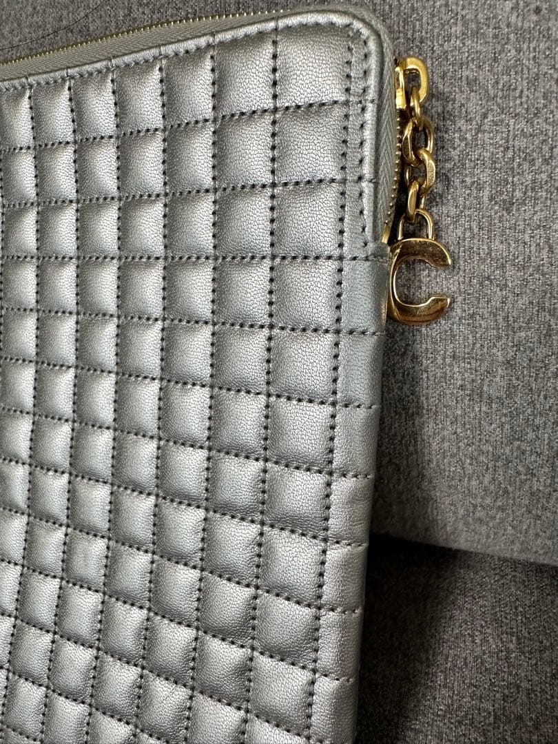 【最終ラスト値下げ】CELINE キルティング レザー クラッチバッグCチャーム