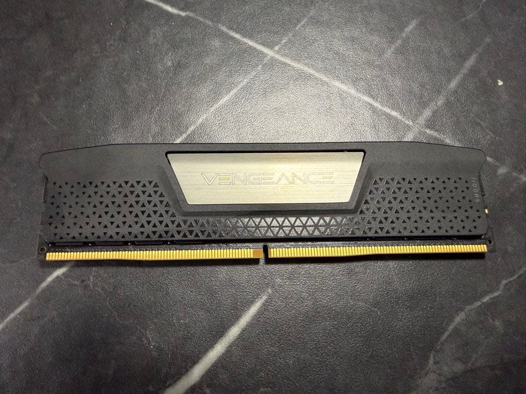 D*e様 VENGEANCE DDR5 32GB ジャンク