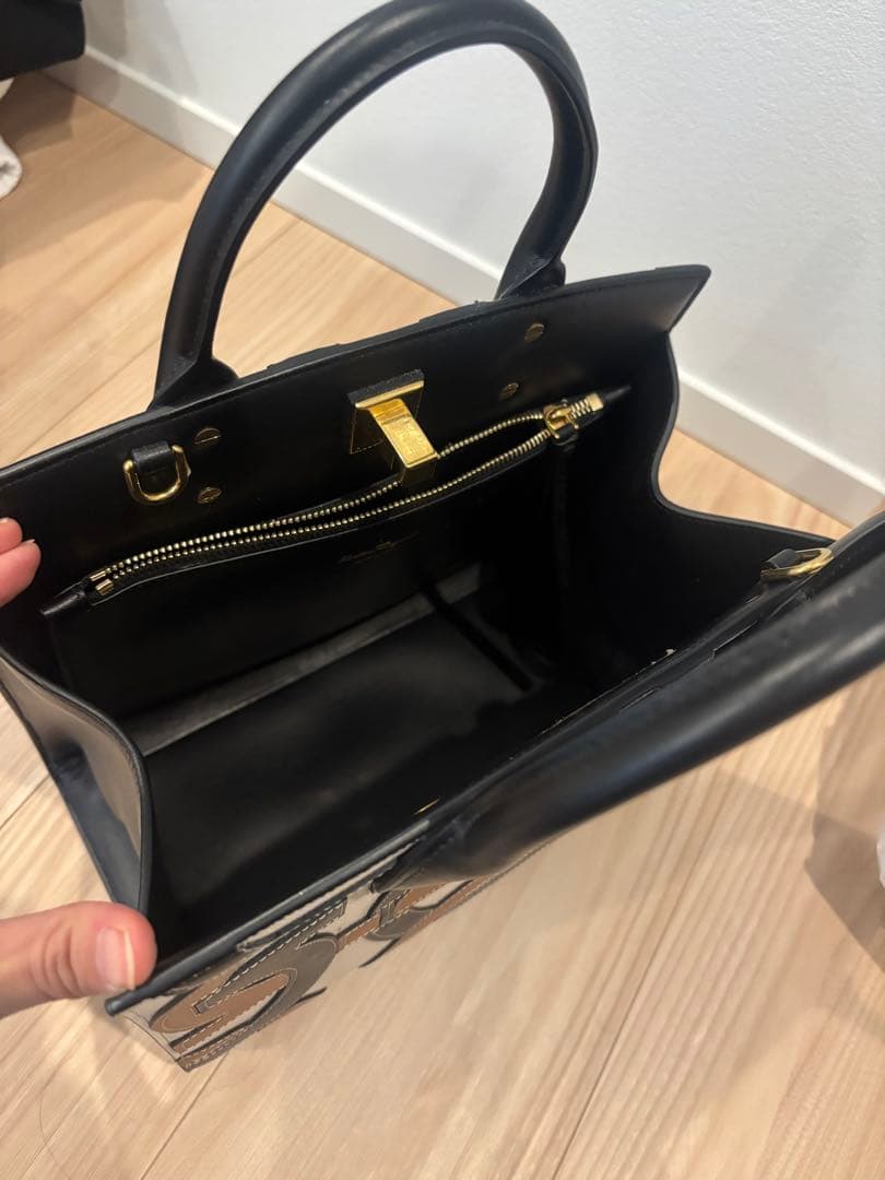 美品 サルバトーレフェラガモ バック