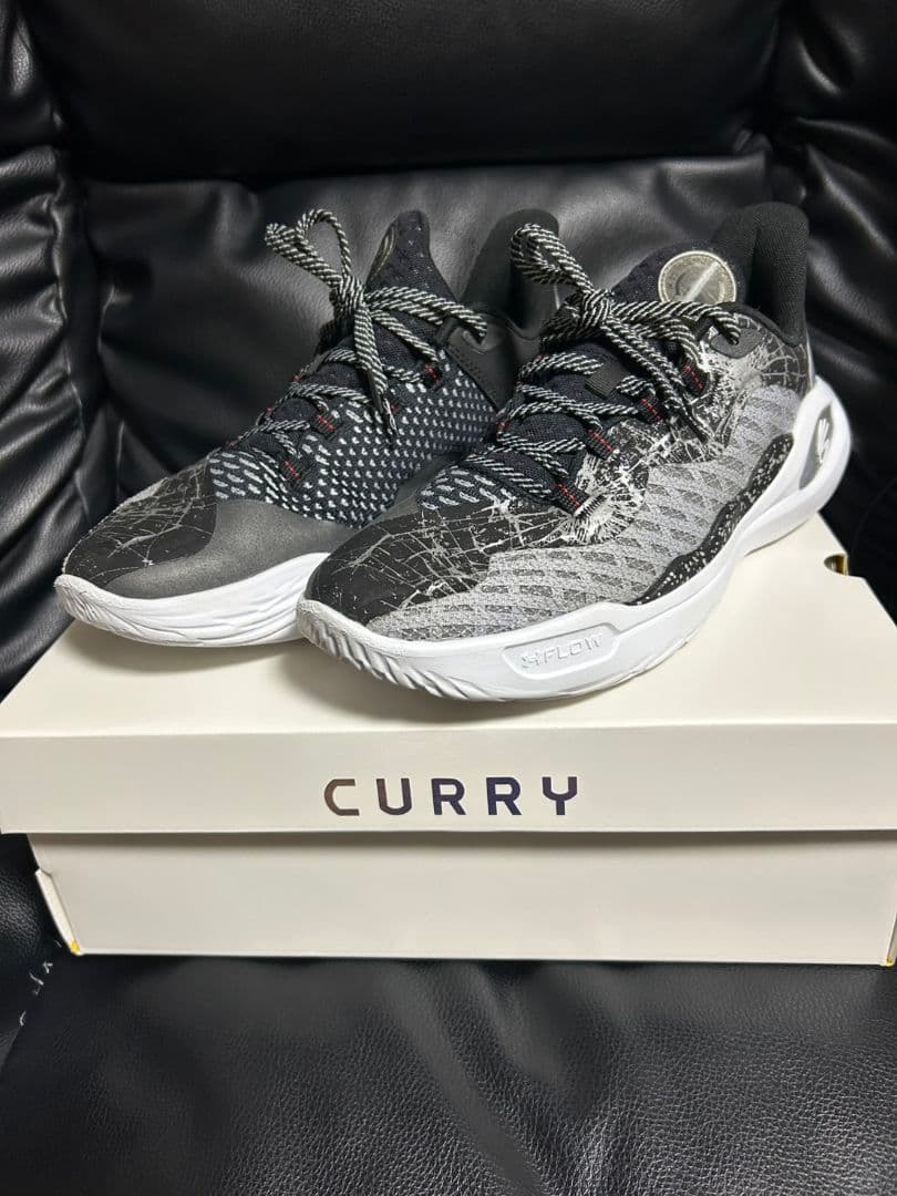 【美品】UNDER ARMOUR CURRY11 28.5cm