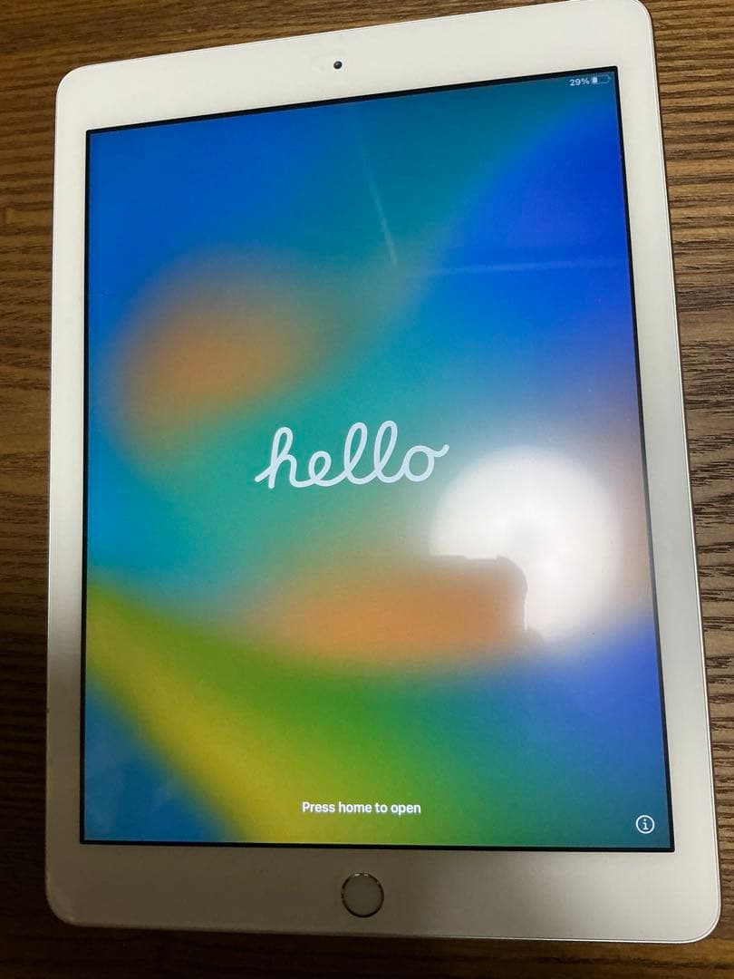 Apple iPad 第6世代 9.7インチ MR7G2J/A シルバー