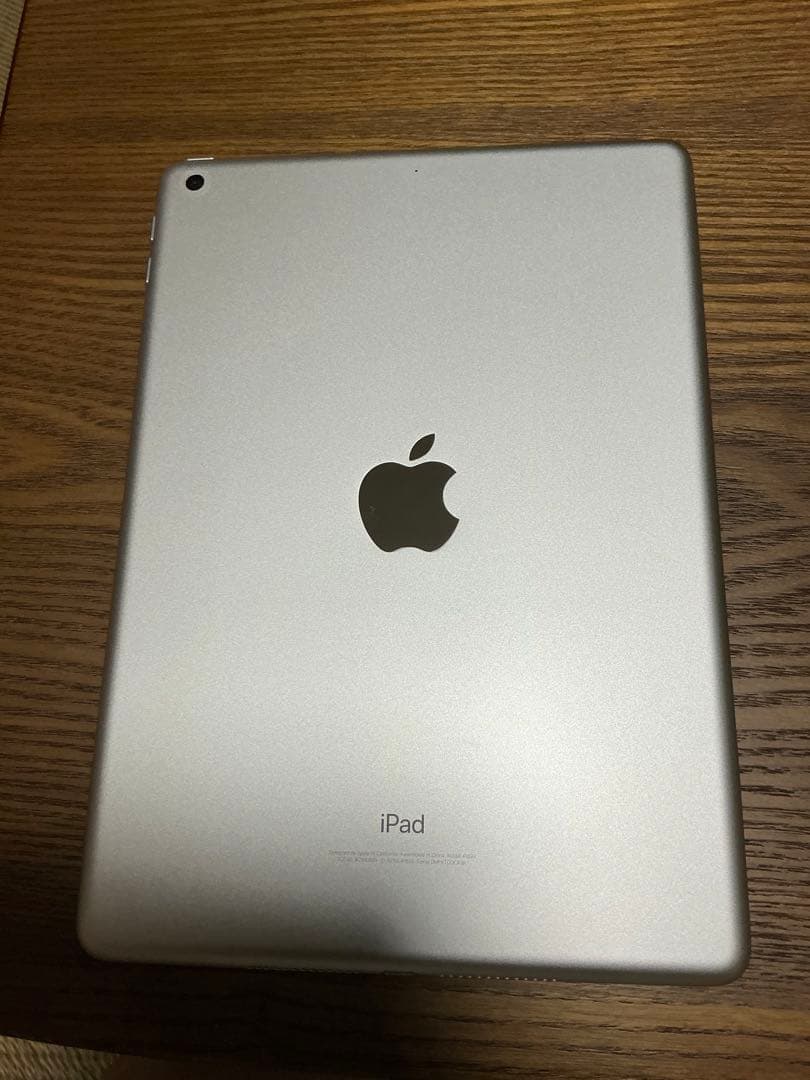 Apple iPad 第6世代 9.7インチ MR7G2J/A シルバー