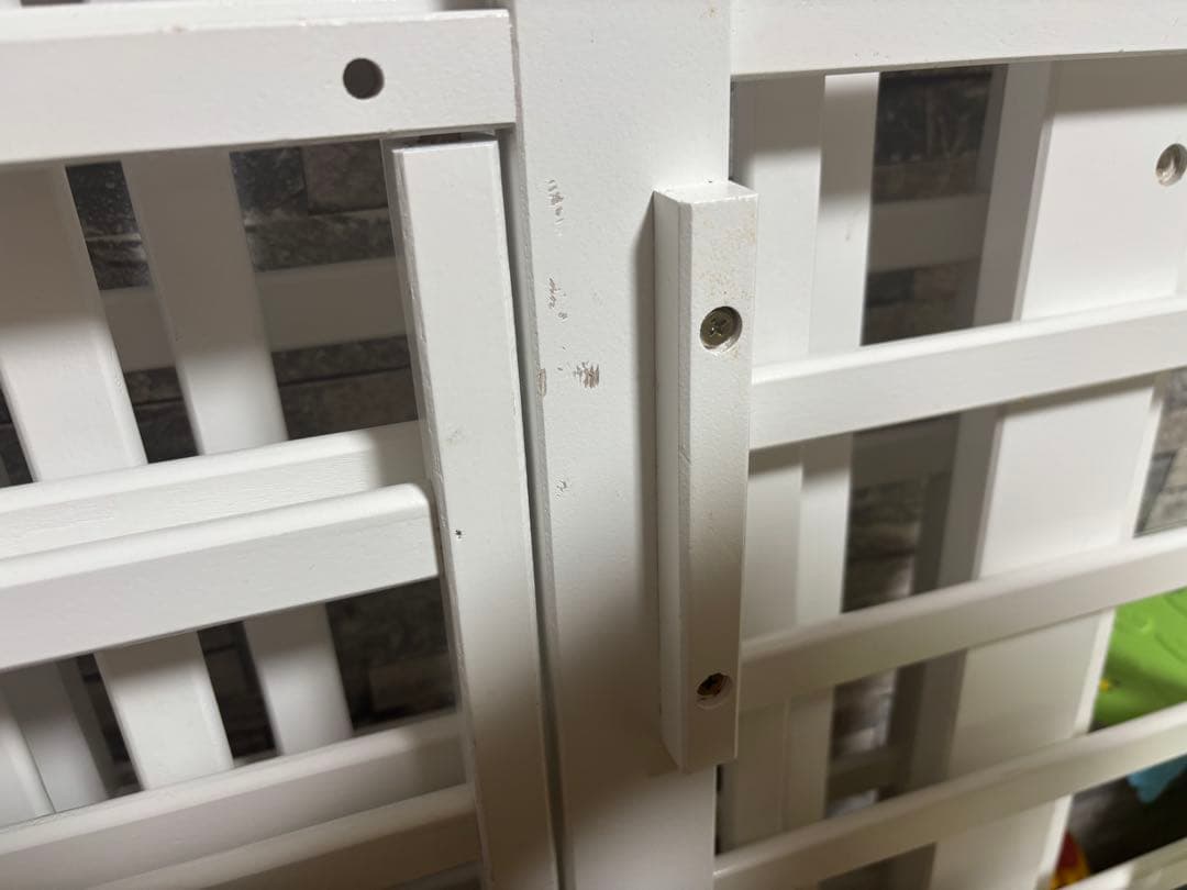 木製ベビーベッド ホワイト サイドレール付き