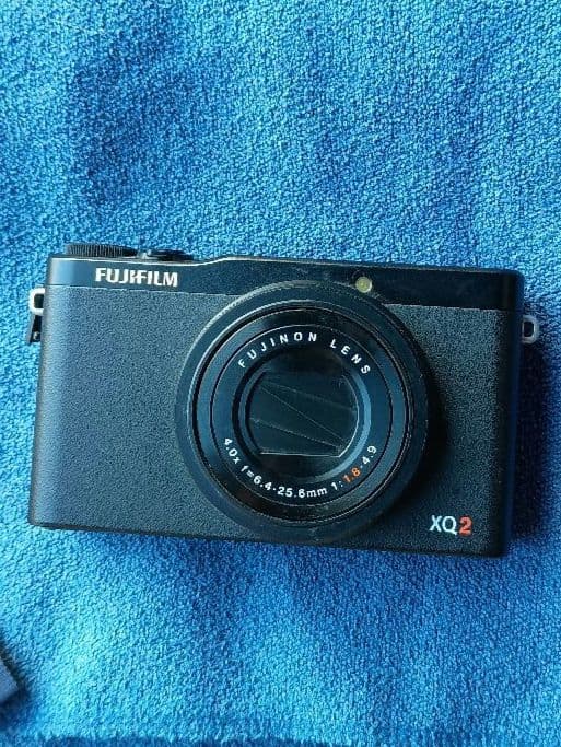 富士フィルム　XQ2　コンパクトデジタルカメラ　fujifilm