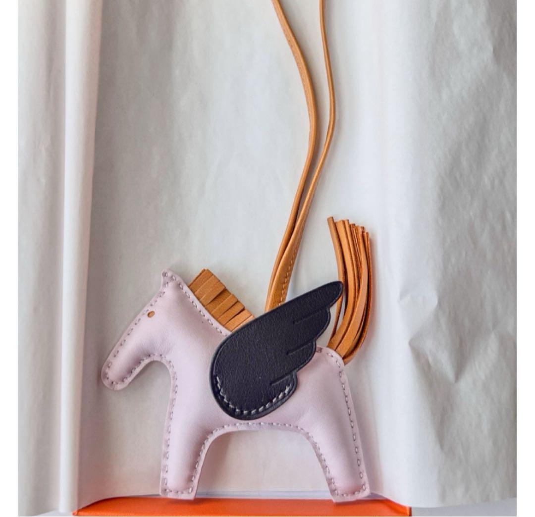 HERMES ロデオ ペガサス チャーム PM モーヴパール エルメス