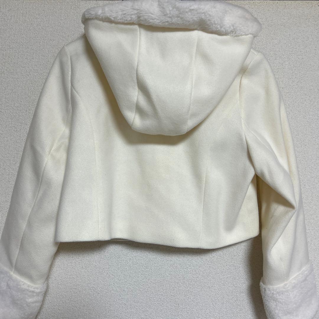 pium ピウムファーリボンヨークフリルショートコート　ホワイト