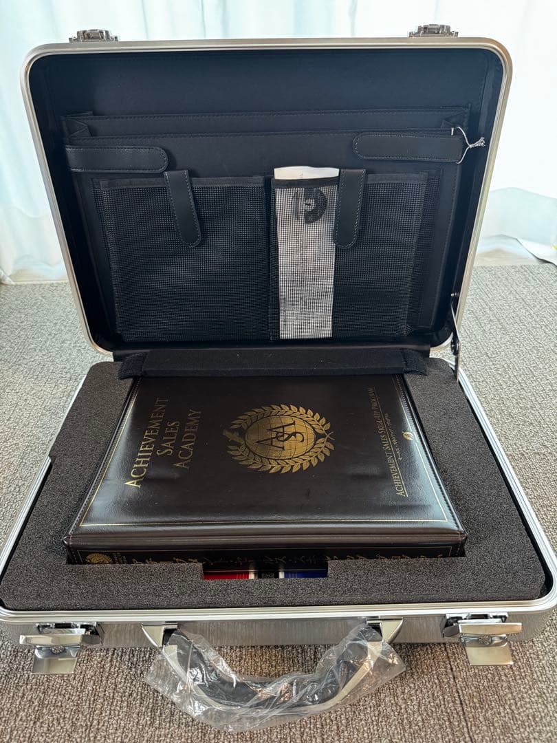 Achievement Sales Academy DVDセット、アルミケース付