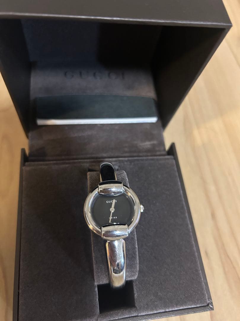 グッチ　GUCCI バングルウォッチ ブラック1400L