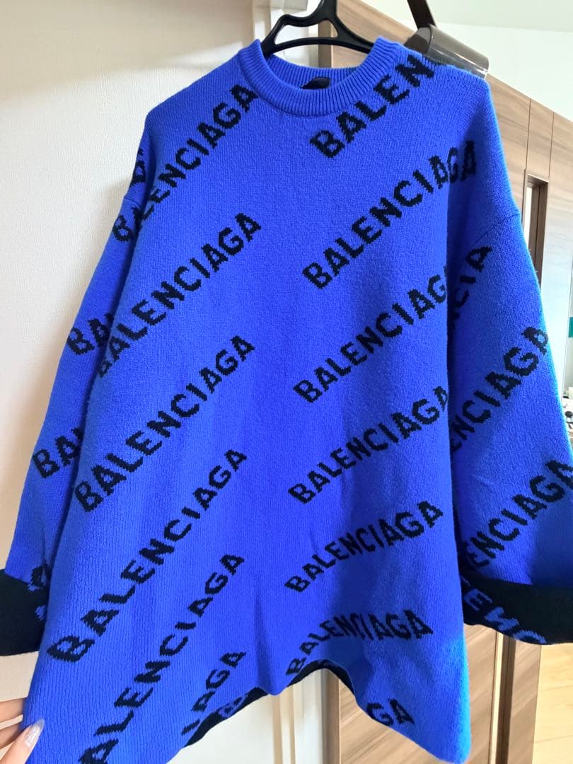 BALENCIAGA ロゴ入りオーバーサイズニット