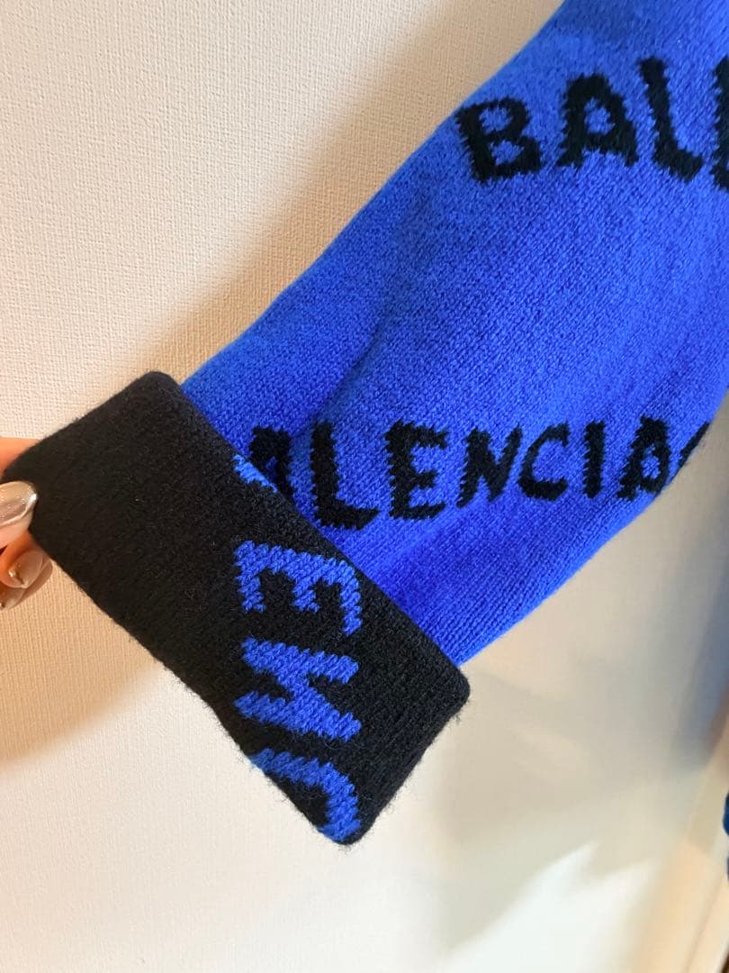 BALENCIAGA ロゴ入りオーバーサイズニット