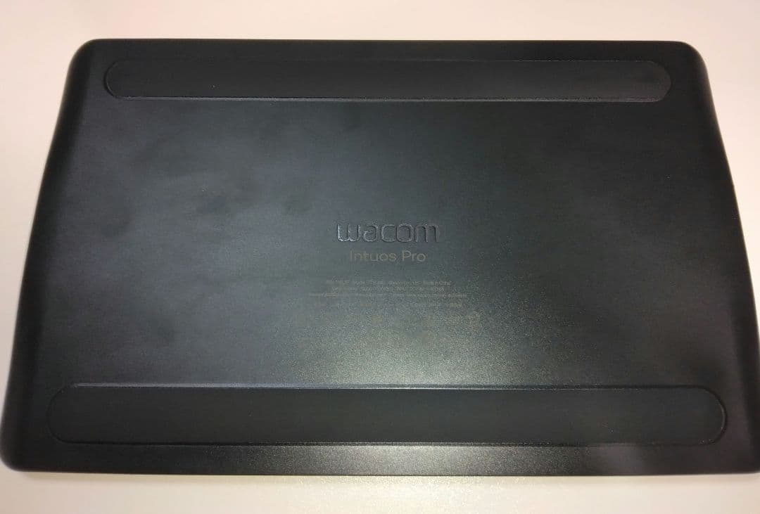 wacom intuos pro sサイズ PTH460