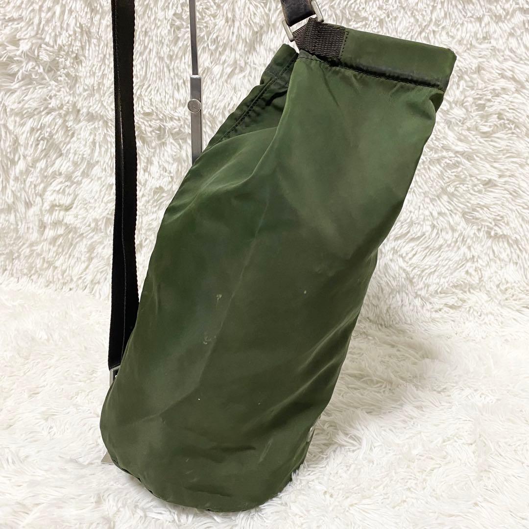 PRADA プラダ 三角ロゴ ドラム型 ショルダーバッグ ボンサック カーキ系