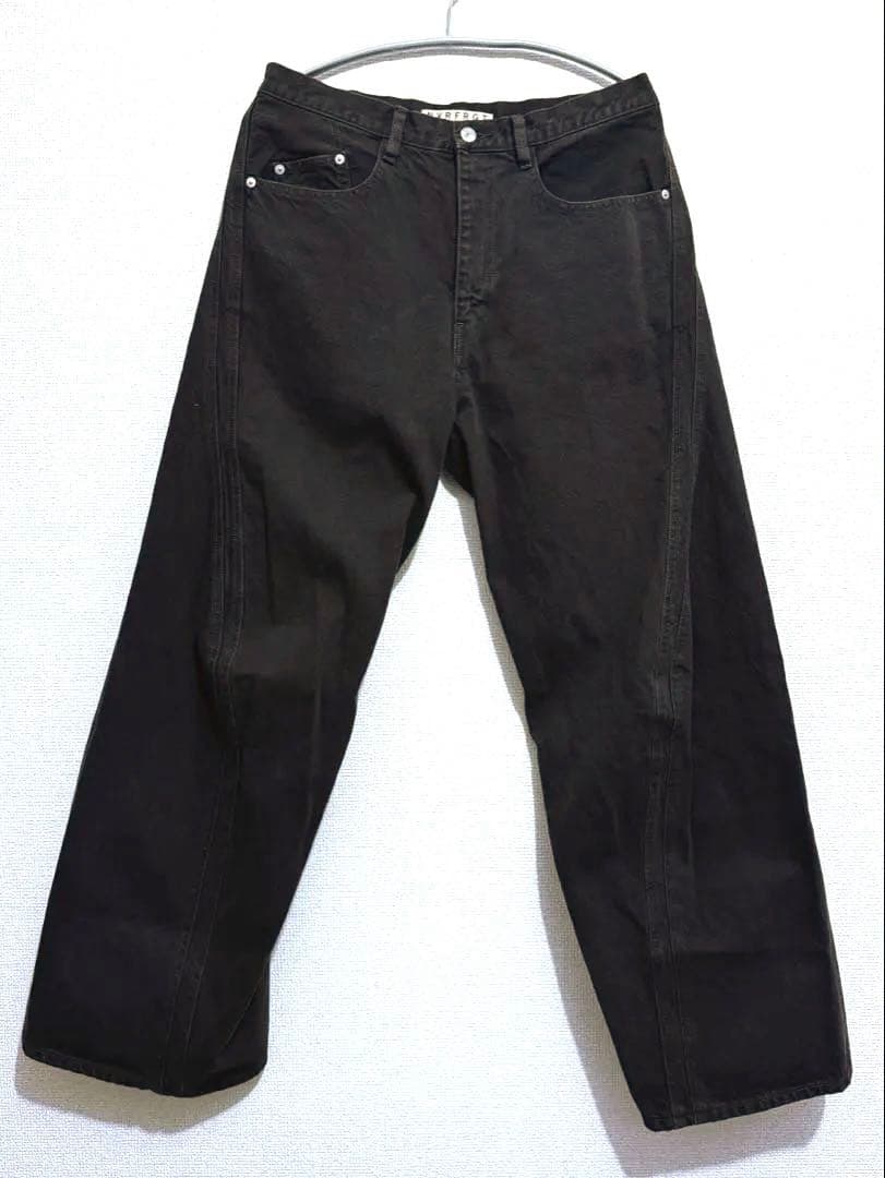 【NVRFRGT】3D TWISTED WIDE LEG JEANS