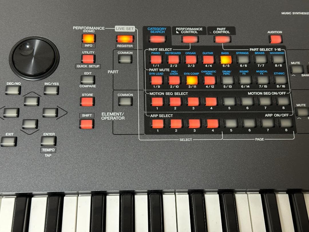 Yamaha Montage 7　シンセサイザー