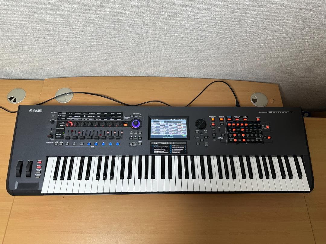 Yamaha Montage 7　シンセサイザー