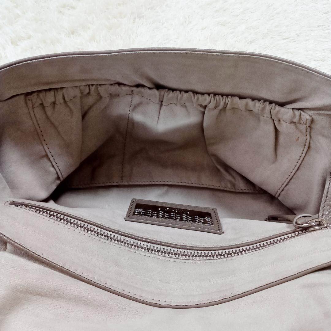 ポスティーナ レザーバッグ ZANELLATO