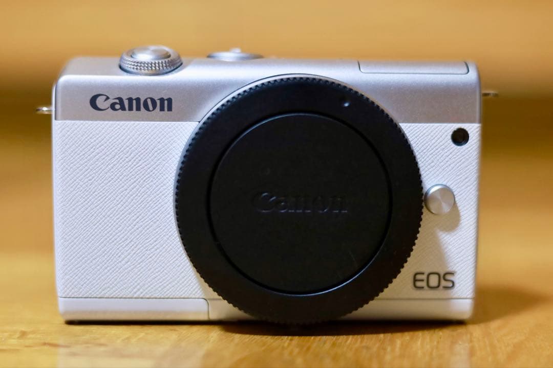 Canon EOS M200 ボディ ホワイト 極美品