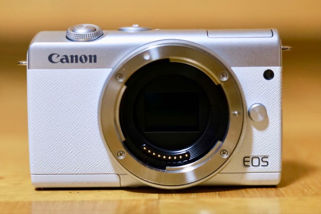 Canon EOS M200 ボディ ホワイト 極美品