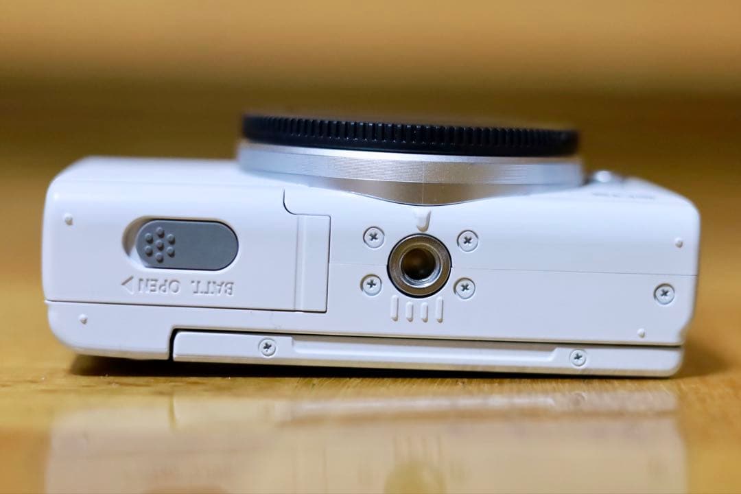 Canon EOS M200 ボディ ホワイト 極美品