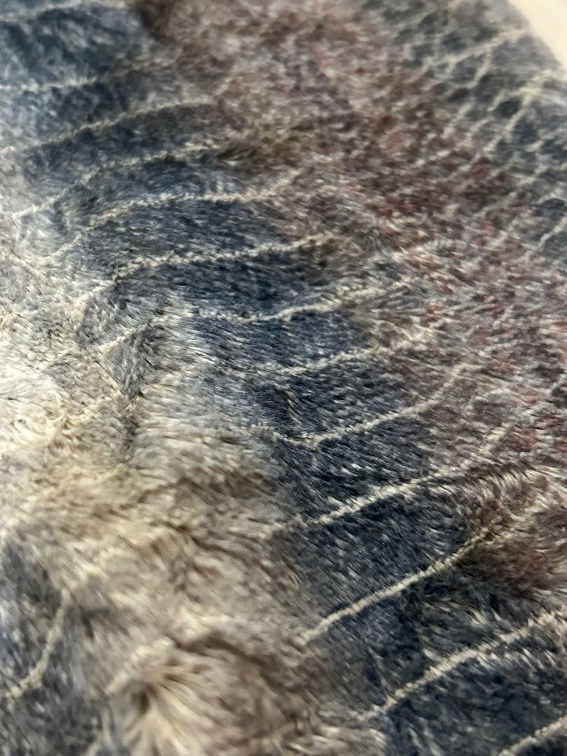 share spirit パイソン ファーニット