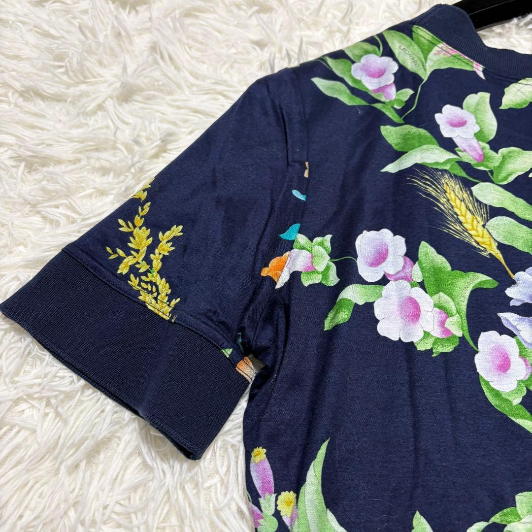 【美品】レオナール Tシャツ 花柄 カットソー ロゴ フラワー柄 ボタニカル