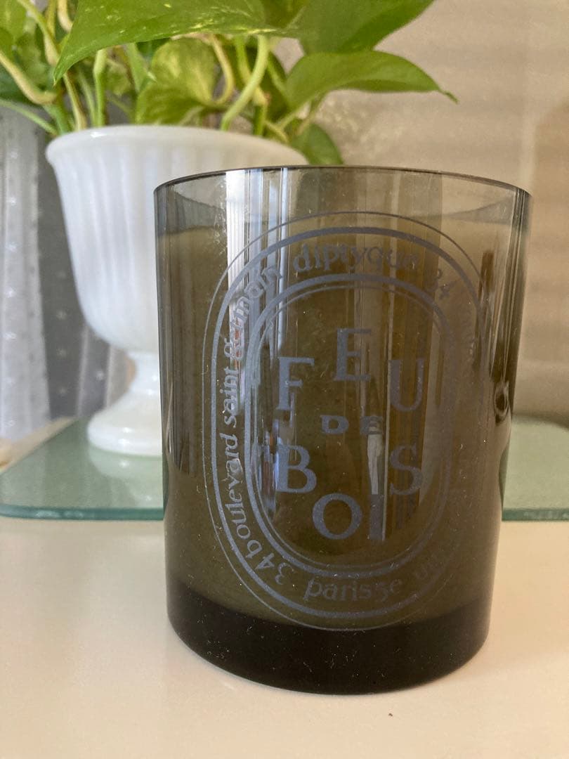 diptyque カラーキャンドルフドブワ 3 00Gウッディ