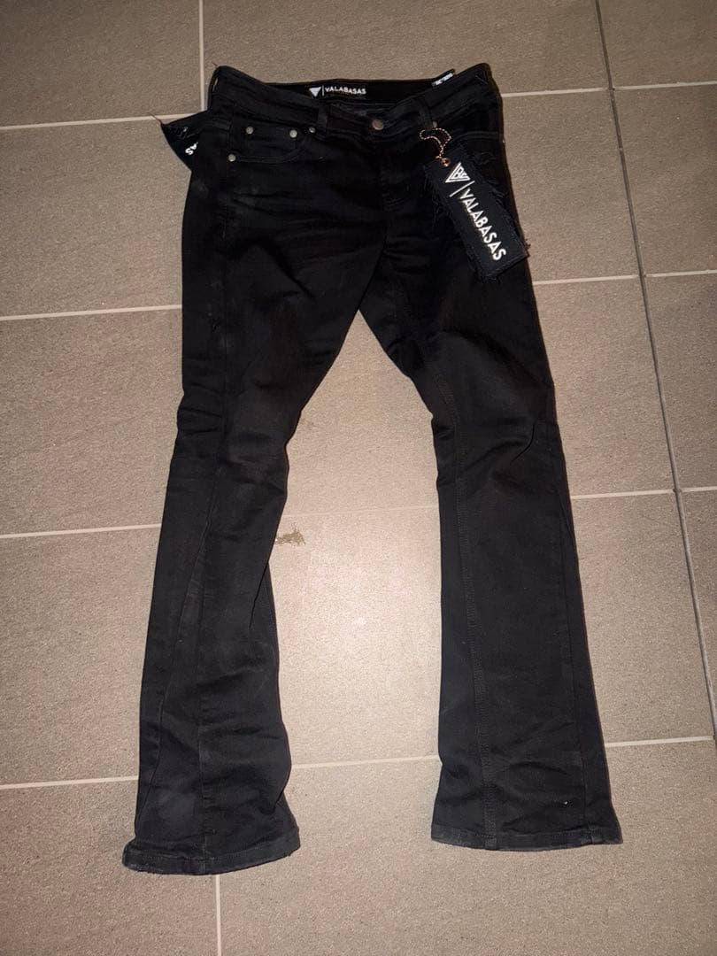 VALABASAS 黒 フレアデニム size30