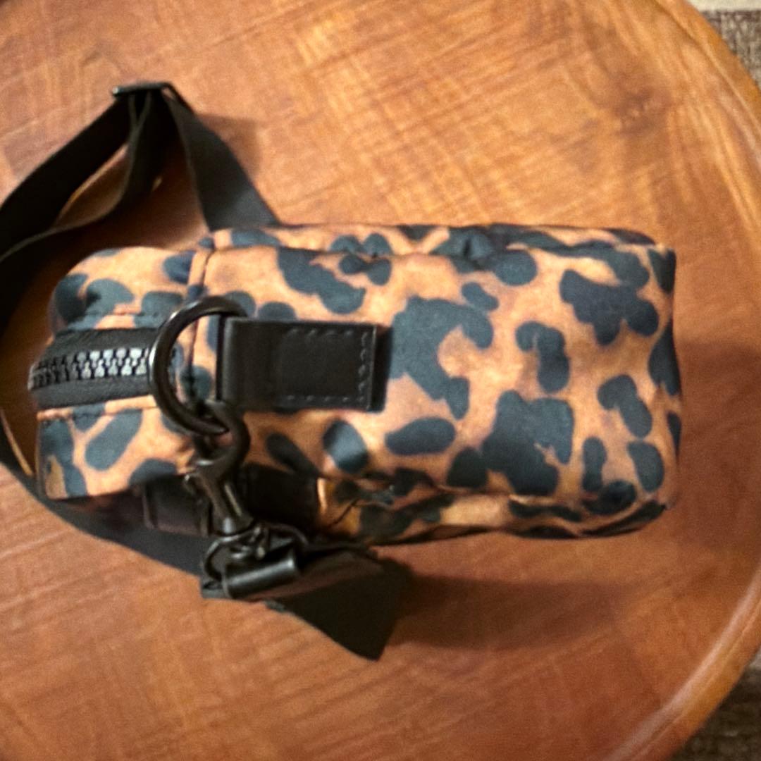 【美品】  London レオパード クロスボディバッグ