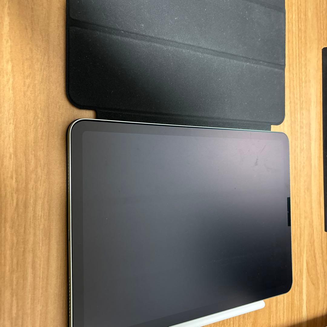 Apple iPad 本体 + カバー付き