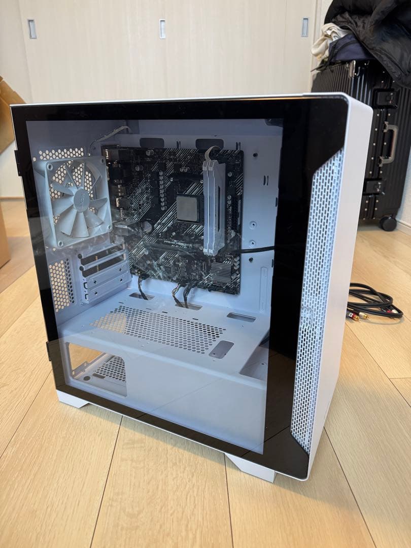 フミ Ryzen73700x、メモリ16GB、マザボ、電源750w、ケース