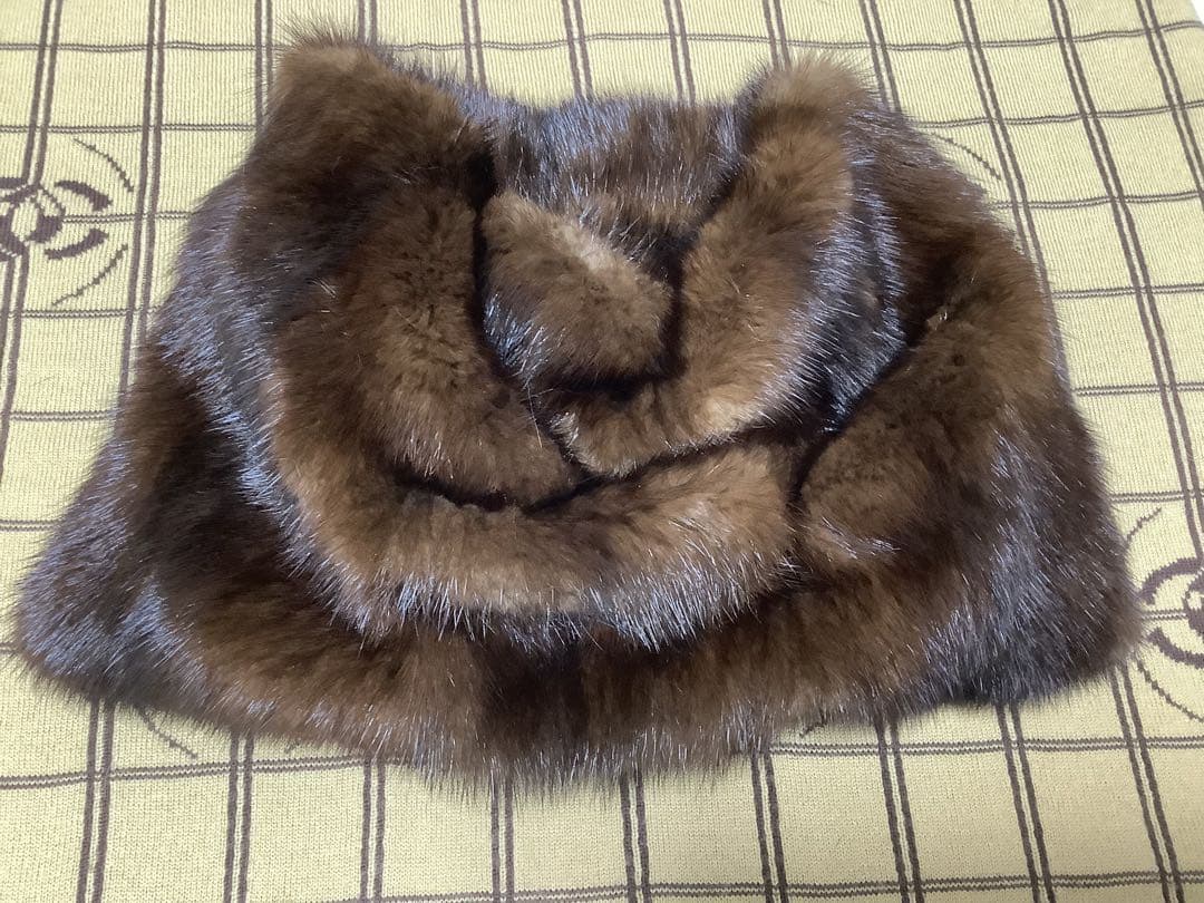 まるちーず様♪マロンミンク　柔らかでツヤツヤ　スヌード　白地のミンク付き手袋