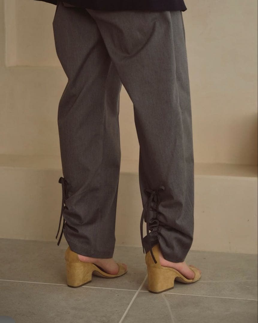 cen.裾リボンチノパン　ベージュ　S