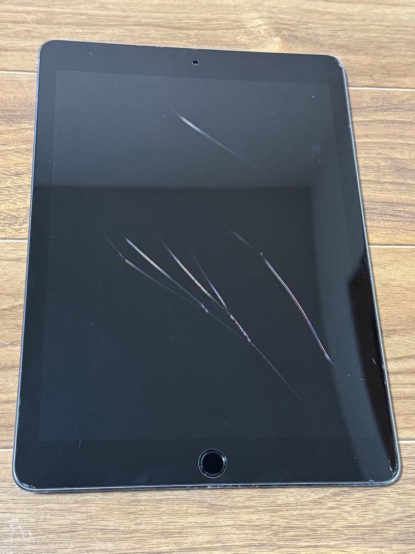 iPad Proスペースグレー 本体 ひび割れあり