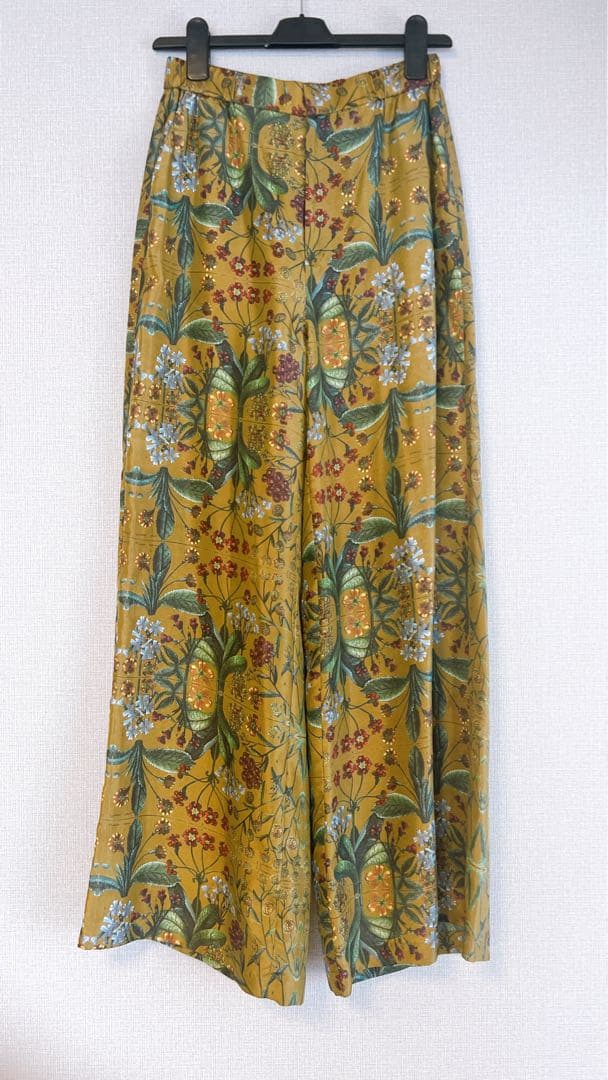美品 CABaN 花柄ワイドパンツ Sサイズ