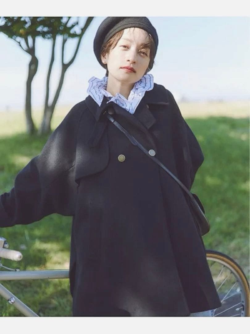 新品タグ付き！希少 完売品！高山都さんコラボ　ふんわりポンチョ風 ピーコート　黒