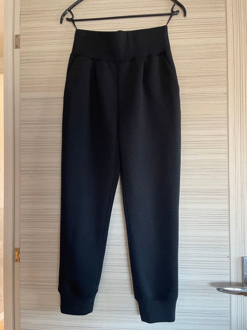 JENNE 日本製ストレッチ細見えパンツ　ブラック　S