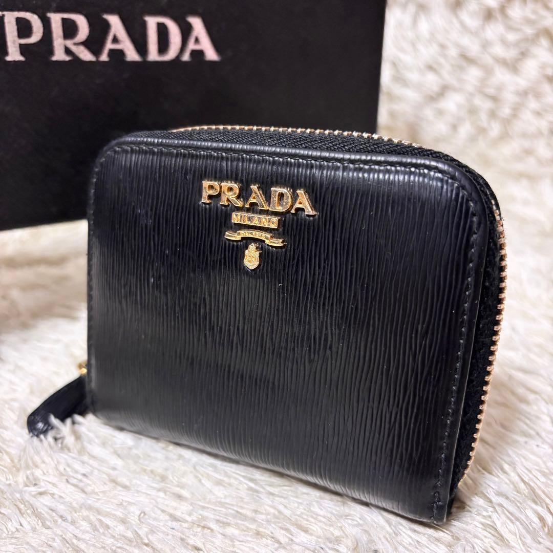 ✨美品✨PRADA プラダ　ブラック ケース　小銭入れ　金ロゴ