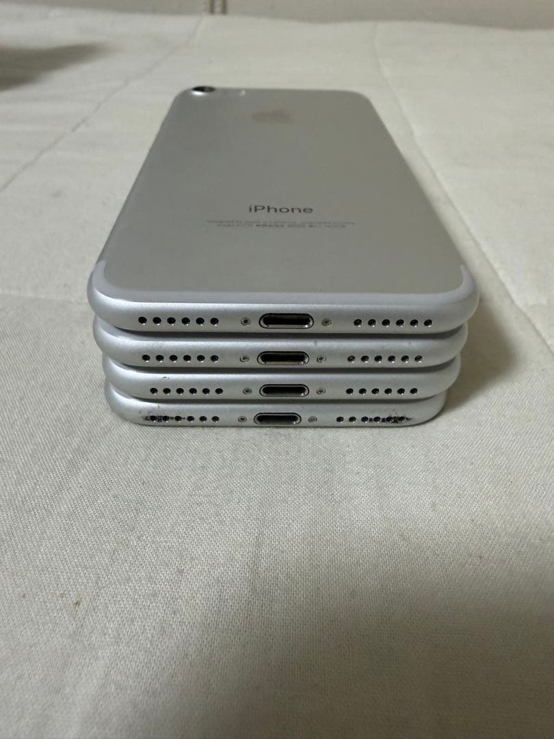 【初期化済み】iPhone7 SIMフリー　32GB シルバー　4個