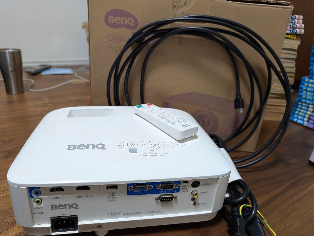 【美品】BENQ MW612 プロジェクター4000lm の会議室用