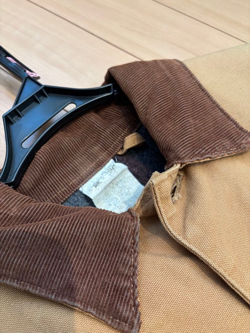 カーハート　ミシガンチョアコート　星タグ