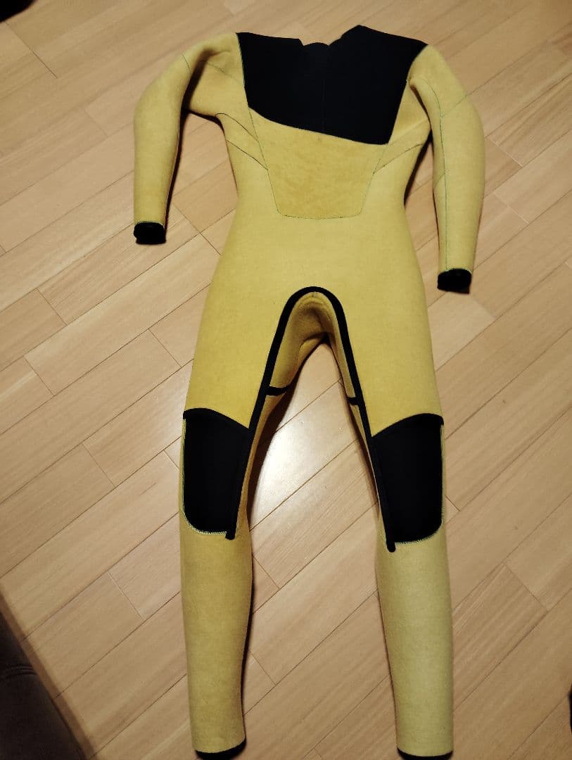 BEWET セミドライスーツ