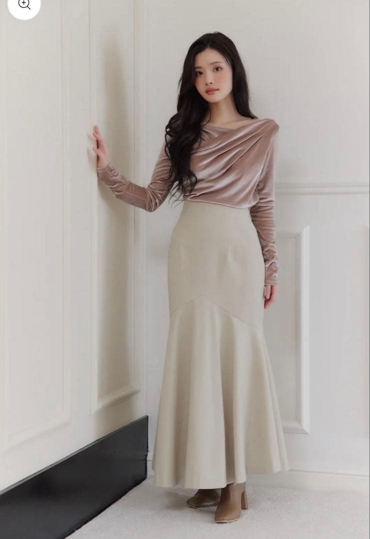 【タグあり・新品未着用】polaura グロッシーベロアドレープトップス