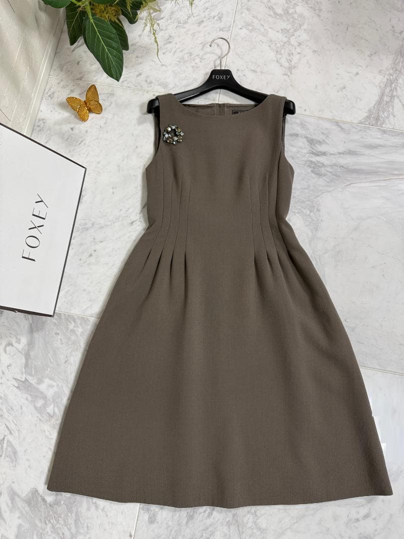 定価約12万★美品★FOXEYフォクシーマグノリア ウール美くびれシルエット38