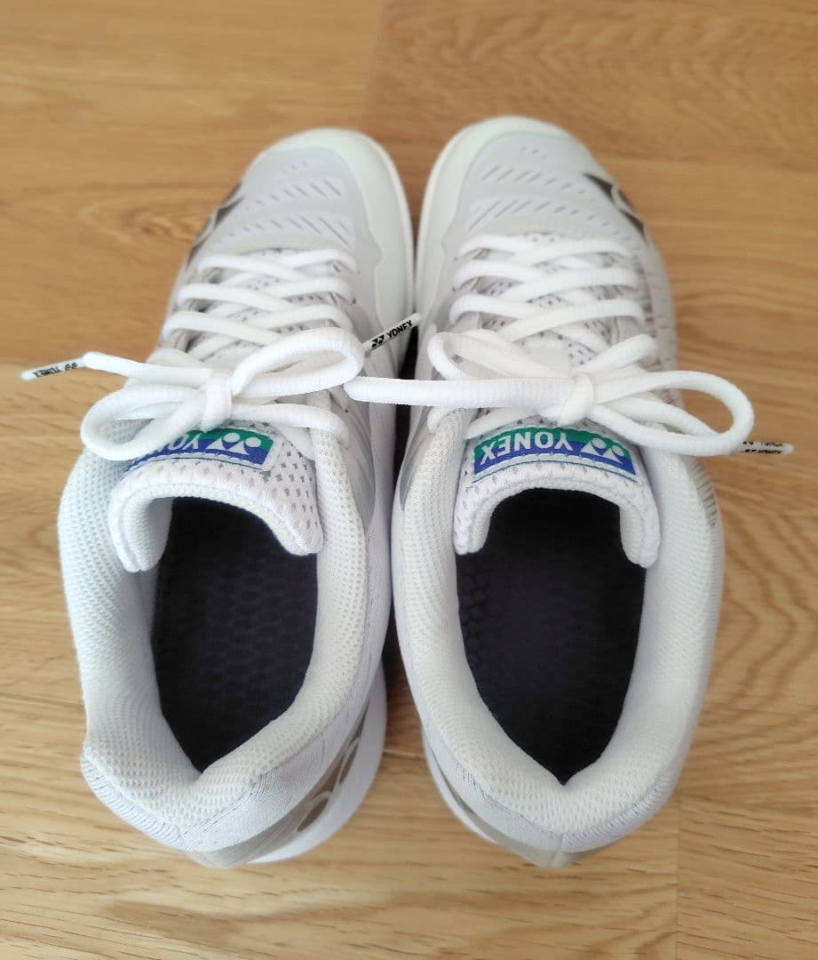 試着のみ☆YONEX バドミントンシューズ