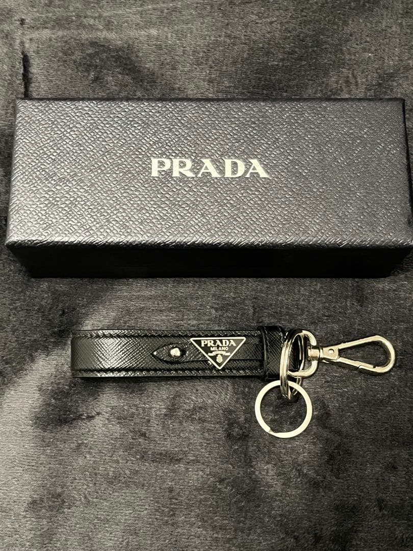 最終値引中【箱・タグ付き】PRADA キーリング・ブラック　ナイロン