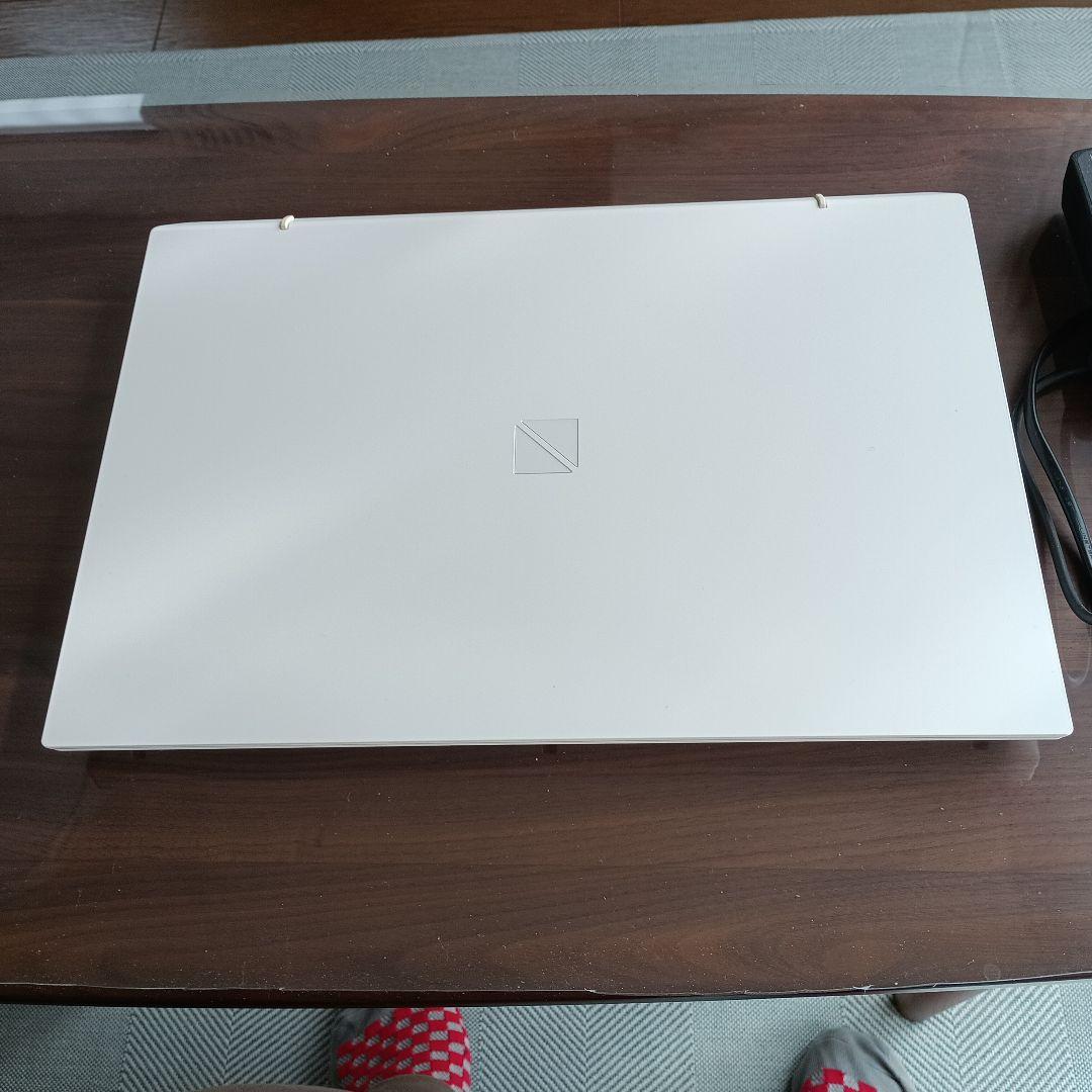 NEC LAVIE 15.6インチノートPC