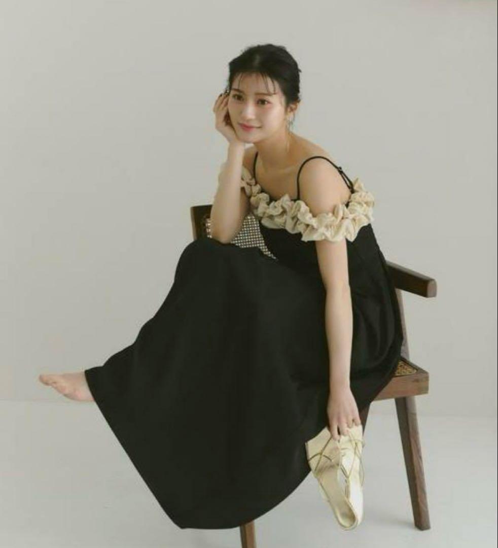 新品タグ付　Kanako×Olu. ショルダーフリルタックワンピース