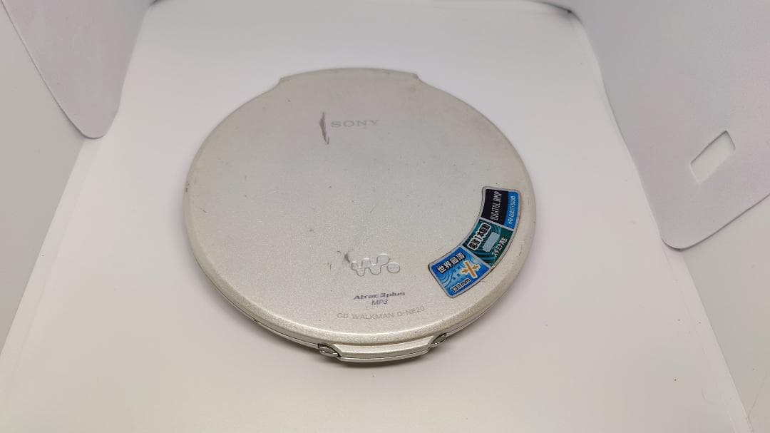 ✨【希少】✨♥ SONY CD WALKMAN D-NE20 シルバー ✨