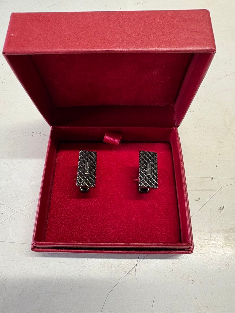 Salvatore Ferragamo カフス