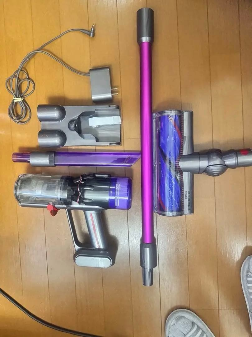 美品　ダイソン サイクロン式ハンディクリーナー パープル　数回使用のみ